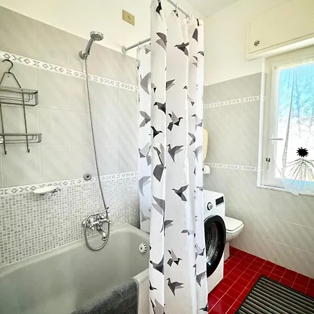 Hostdomus - Ela House