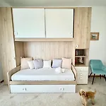 Lägenhet Hostdomus - Ela House *