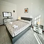Hostdomus - Ela House * Finale Ligure