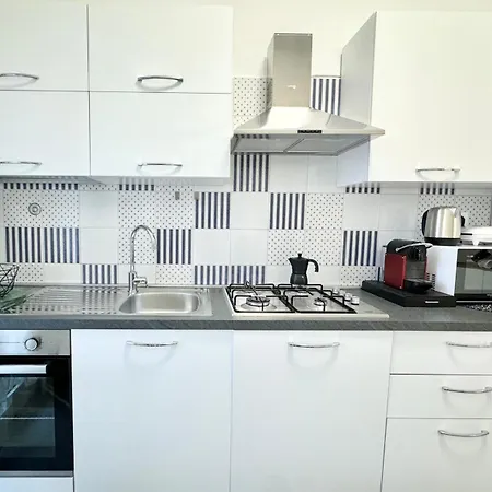Lägenhet Hostdomus - Ela House *