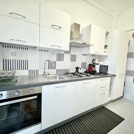 Lägenhet Hostdomus - Ela House *