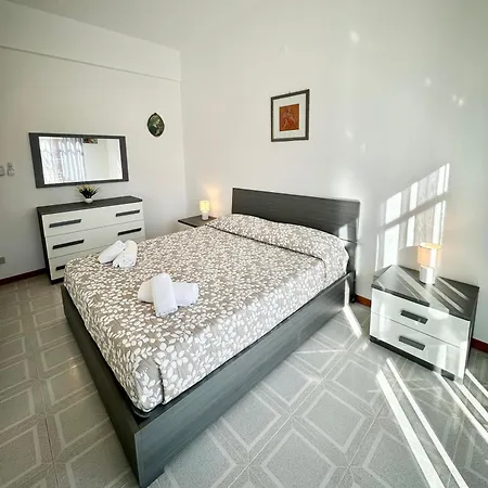 Hostdomus - Ela House * Finale Ligure