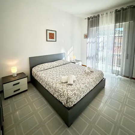 Hostdomus - Ela House Lägenhet Finale Ligure