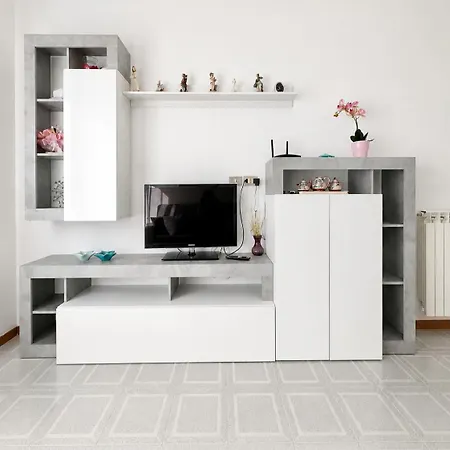 Hostdomus - Ela House