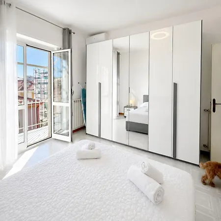Hostdomus - Ela House * Finale Ligure