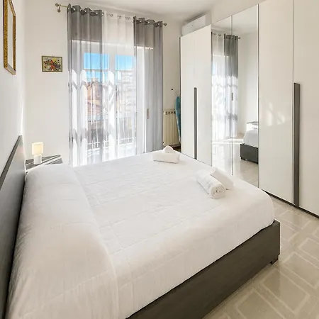 Hostdomus - Ela House