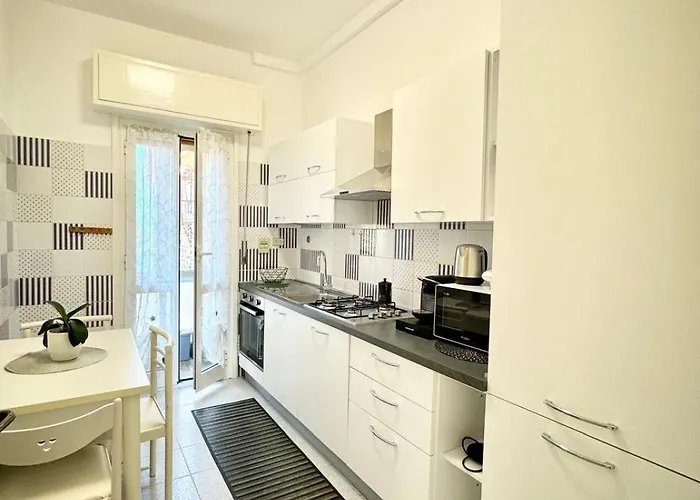 Hostdomus - Ela House Appartement Finale Ligure